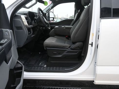 Used 2024 Ford F250 XLT w/ FX4 Off-Road Package image 31