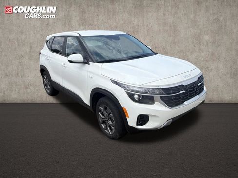 Used 2024 Kia Seltos LX AWD/4WD image 2