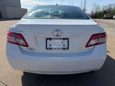 Used 2011 Toyota Camry LE image 4