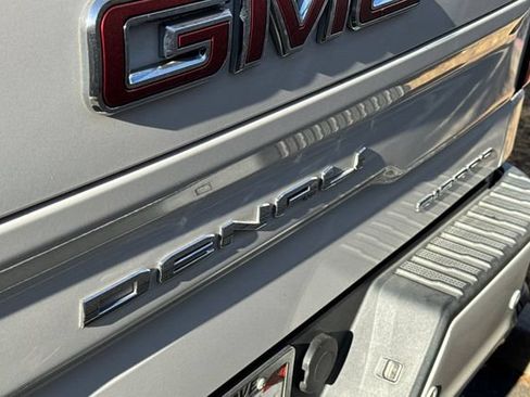 Used 2019 GMC Sierra 1500 Denali w/ Denali Ultimate Package AWD/4WD image 6