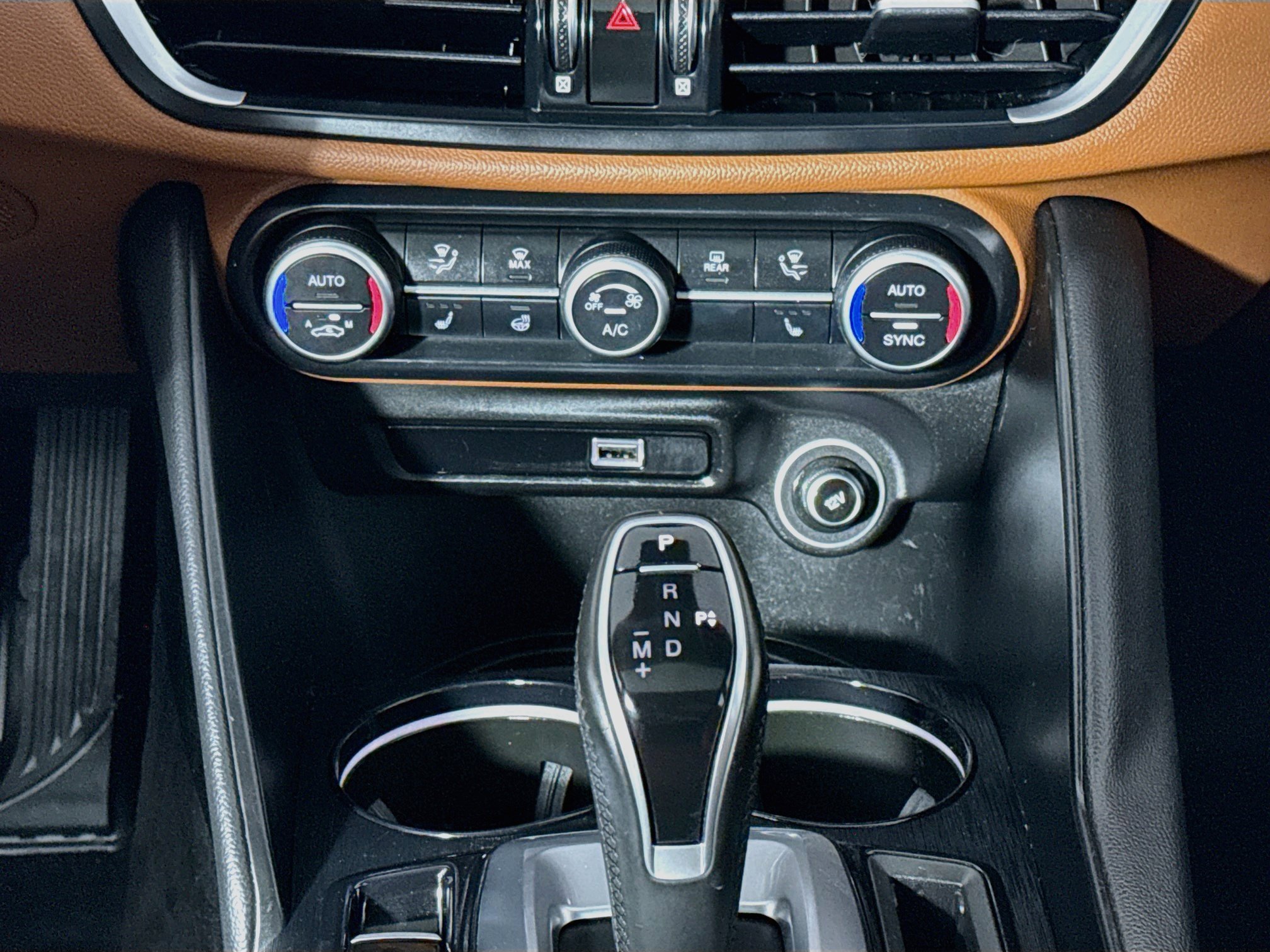 Used 2020 Alfa Romeo Giulia AWD w/ Cold Weather Package image 29