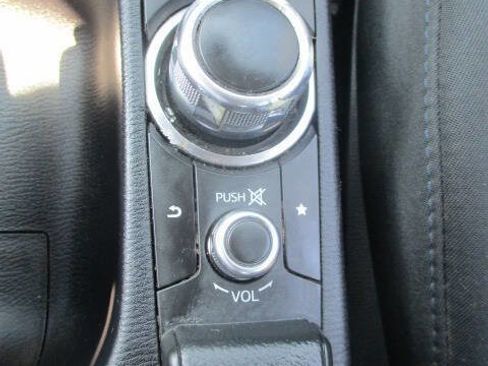 Used 2017 Toyota Yaris iA image 6