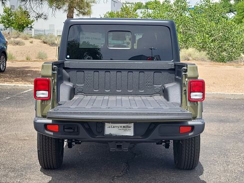 New 2025 Jeep Gladiator Sport image 31