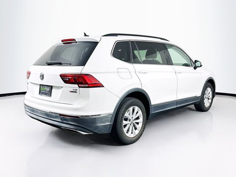 Used 2018 Volkswagen Tiguan SE w/ Panoramic Sunroof Package AWD/4WD image 9
