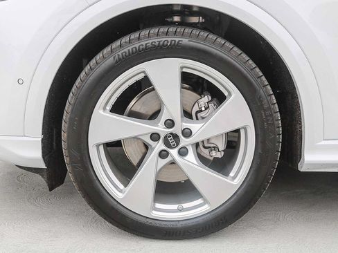 Used 2025 Audi Q5 Prestige AWD/4WD image 11