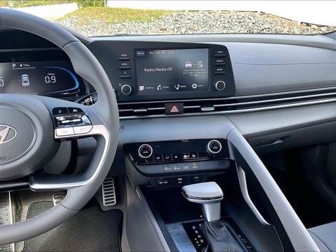 Used 2026 Hyundai Elantra Sport image 18