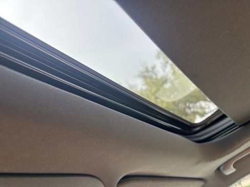 Used 2024 Cadillac XT4 Premium Luxury image 19