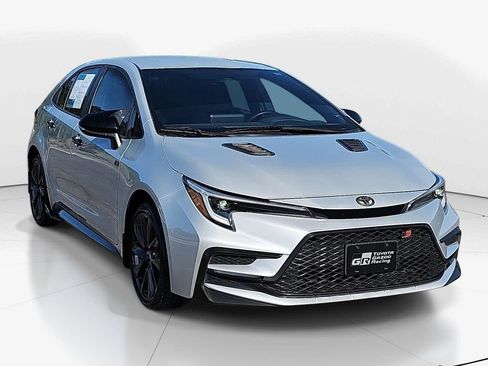 Used 2024 Toyota Corolla SE FWD image 2