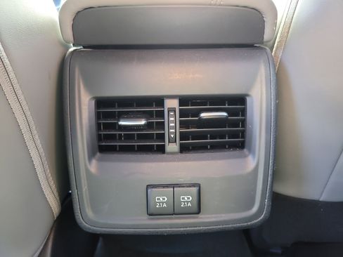 Used 2019 Toyota Avalon XLE image 15