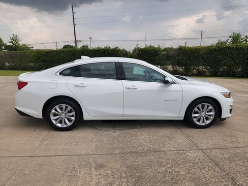 Used 2025 Chevrolet Malibu LT FWD image 4