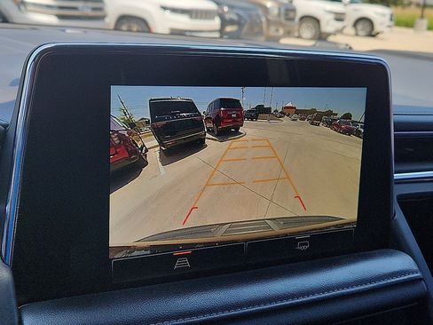 Used 2023 GMC Yukon XL SLE RWD image 8