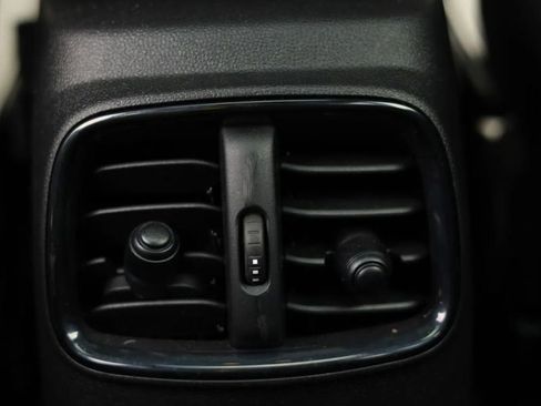 Used 2020 MINI Cooper Clubman S w/ Premium Package image 31