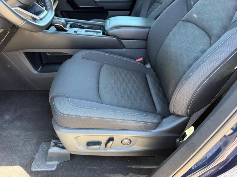 Used 2024 Nissan Pathfinder SV FWD image 18