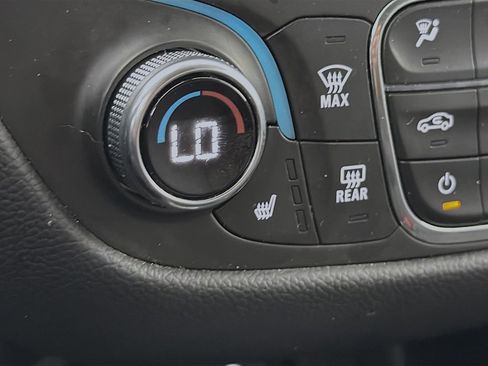 Used 2024 Chevrolet Equinox LT image 24