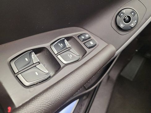 Used 2017 Hyundai Santa Fe SE image 27