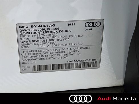 Used 2022 Audi e-tron Premium w/ Convenience Plus Package image 31