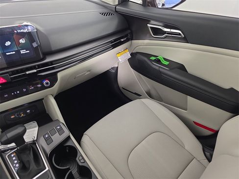 New 2026 Kia Sportage EX image 17