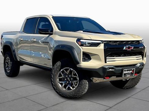 Used 2024 Chevrolet Colorado ZR2 w/ Technology Package image 2