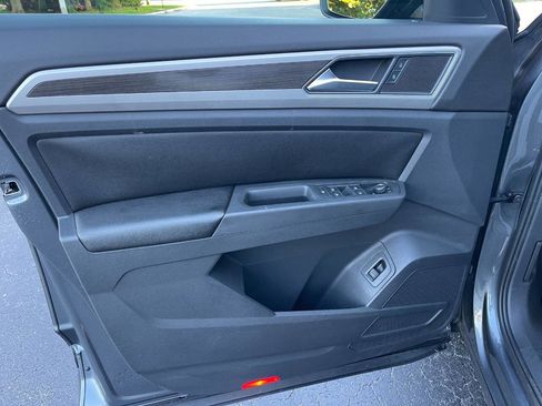 Used 2018 Volkswagen Atlas SEL image 32