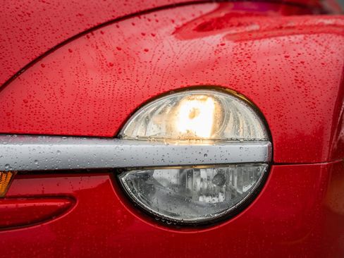 Used 2003 Chevrolet SSR w/ Preferred Equipment Group image 11