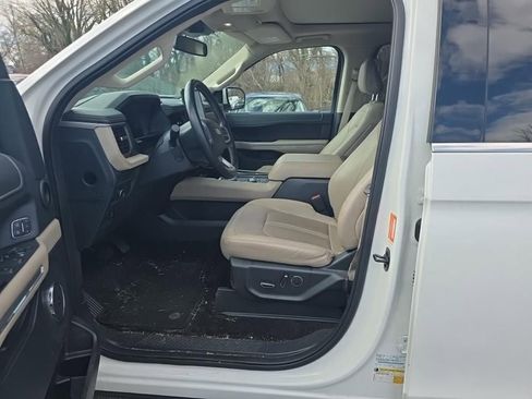 Used 2022 Ford Expedition Max Limited image 6