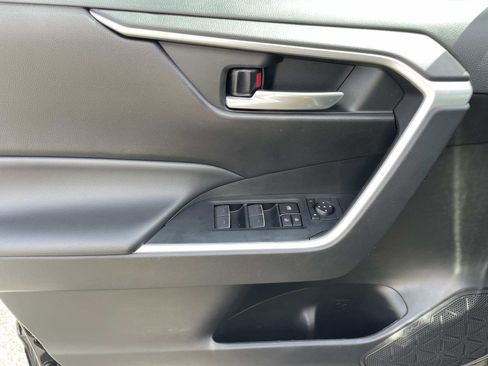 Used 2023 Toyota RAV4 AWD Hybrid image 17