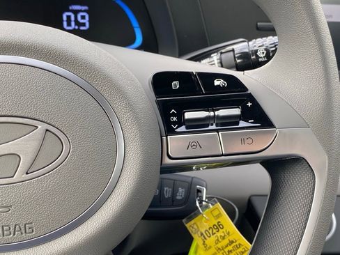 New 2026 Hyundai Elantra SE FWD image 18