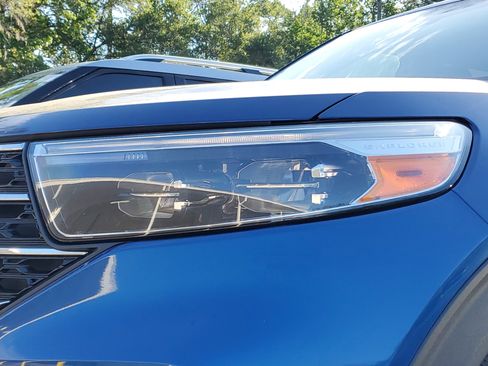 Used 2023 Ford Explorer XLT w/ Equipment Group 202A RWD image 8