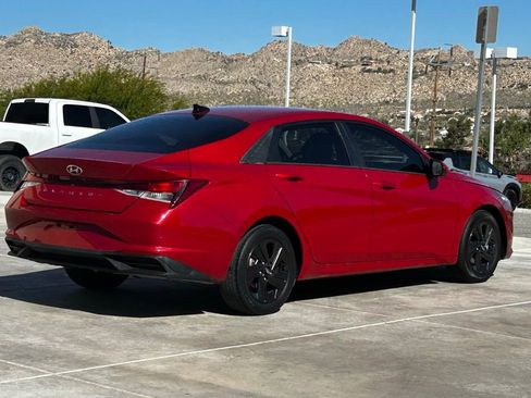Used 2022 Hyundai Elantra SEL w/ Convenience Package FWD image 7