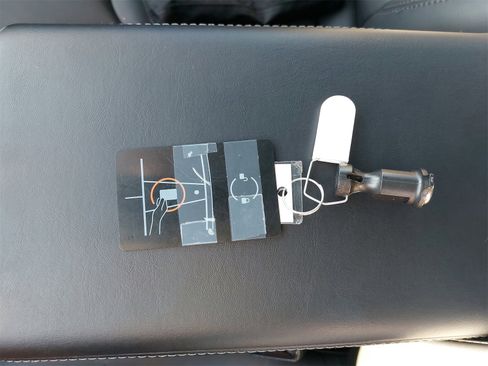 Used 2021 Tesla Model Y Long Range image 12