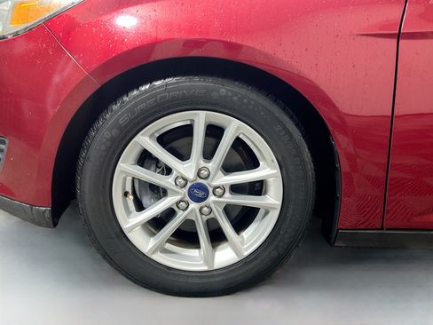Used 2015 Ford Focus SE FWD image 14