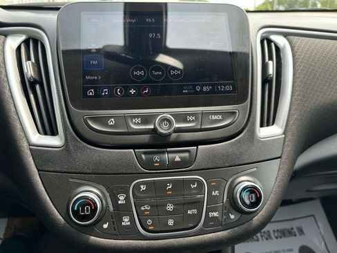 Used 2022 Chevrolet Malibu LT image 16