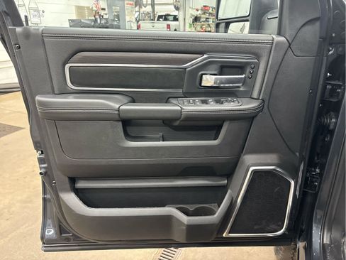 New 2026 RAM 2500 Laramie w/ Sport Appearance Package AWD/4WD image 31