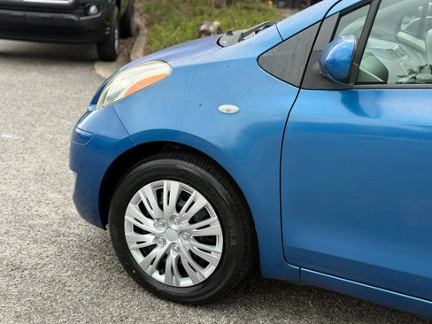 Used 2010 Toyota Yaris 2-Door Hatchback image 7