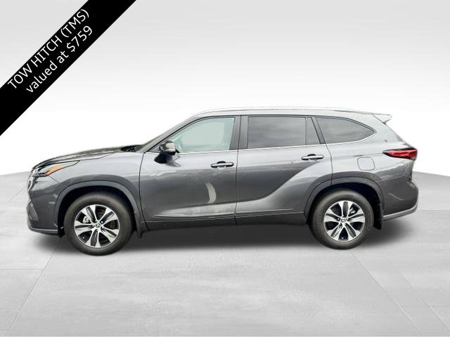 Used 2023 Toyota Highlander XLE w/ Protection Package #3 (TMS) AWD/4WD image 5