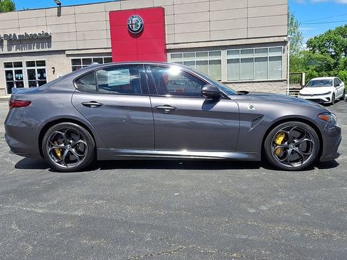 Used 2017 Alfa Romeo Giulia Quadrifoglio RWD image 7