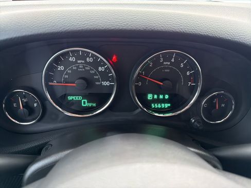 Used 2018 Jeep Wrangler Sport image 12