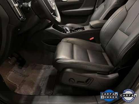 Used 2025 Volvo XC40 B5 Plus image 65