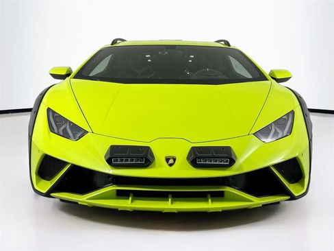 Used 2024 Lamborghini Huracan Sterrato AWD/4WD image 2