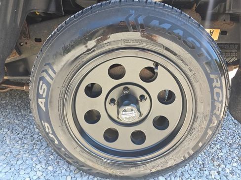 Used 2012 Toyota Tacoma 2WD Regular Cab image 11