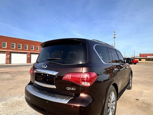 Used 2017 INFINITI QX80 4WD w/ Deluxe Technology Package image 8