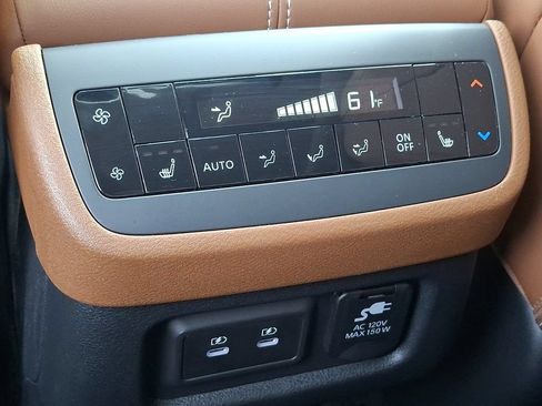 Used 2026 Nissan Pathfinder Platinum AWD/4WD image 12