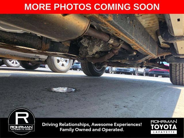 Used 2018 Toyota 4Runner SR5 AWD/4WD image 7