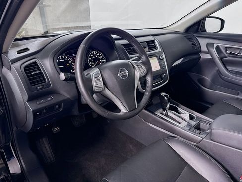 Used 2016 Nissan Altima 2.5 SL w/ 2.5 Technology w/LED Package FWD image 9