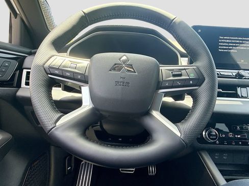 New 2026 Mitsubishi Outlander SEL Black Edition FWD image 11