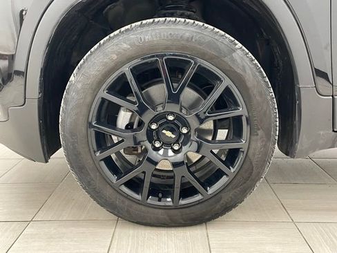 Certified 2022 Chevrolet Trax LT w/ Midnight Edition image 7