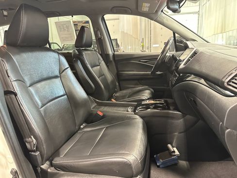Used 2018 Honda Pilot Touring image 36