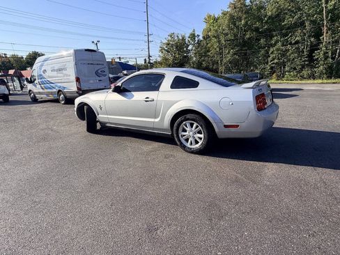 Used 2007 Ford Mustang Coupe RWD image 11