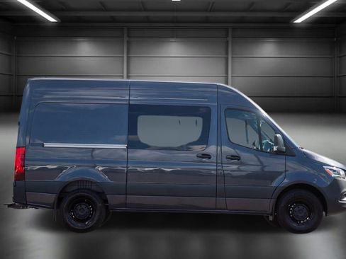 Used 2025 Mercedes-Benz Sprinter 2500 image 5