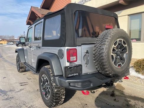 Used 2016 Jeep Wrangler Unlimited Rubicon image 10